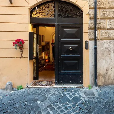 Banchi Nove, Penthouse Full Of Light And Silence