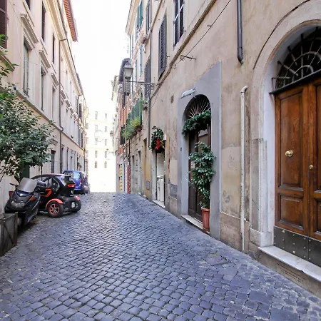 Banchi Nove, Penthouse Full Of Light And Silence Roma